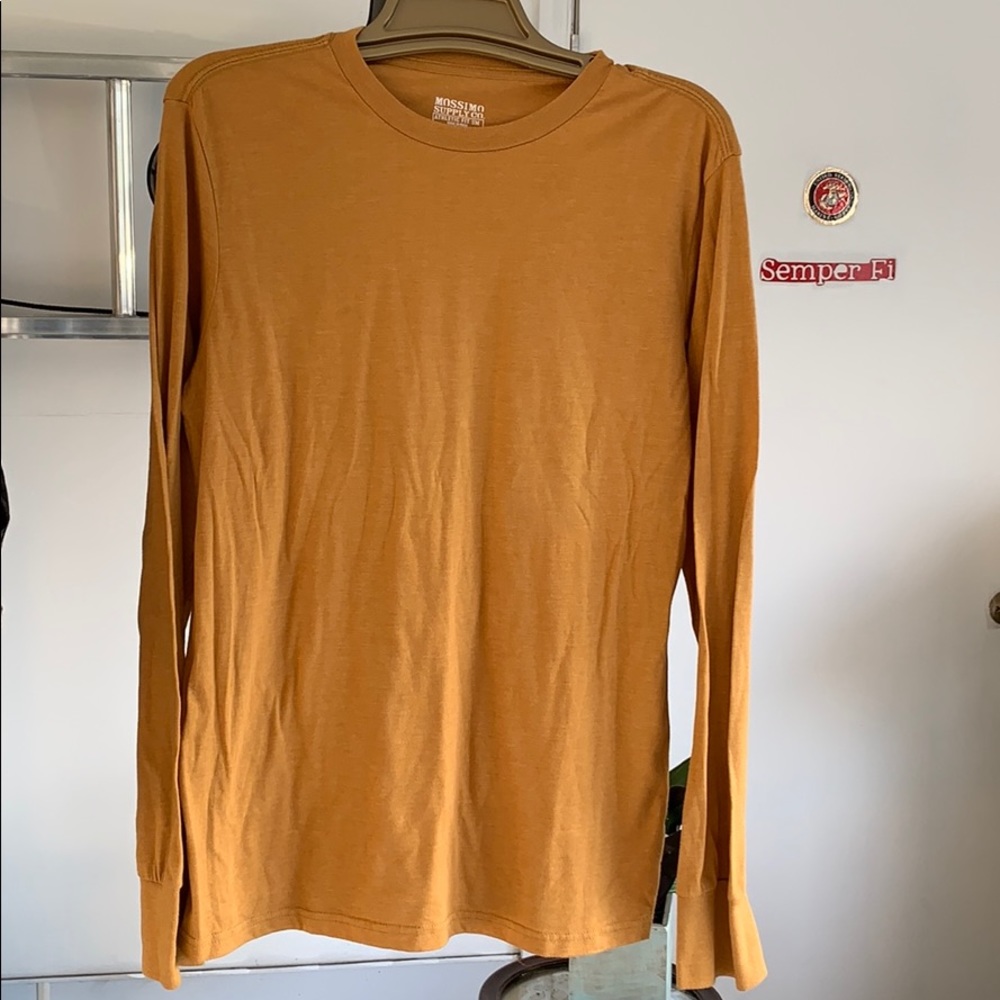 Men’s Medium crew neck long sleeve